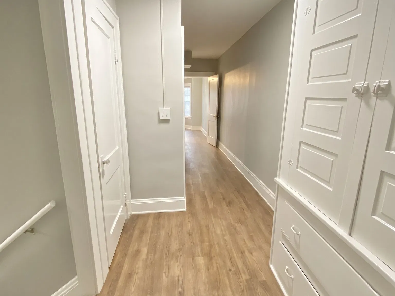 5 bed, 1.5 bath, 1832 sqft, $1,995 — Photo 3