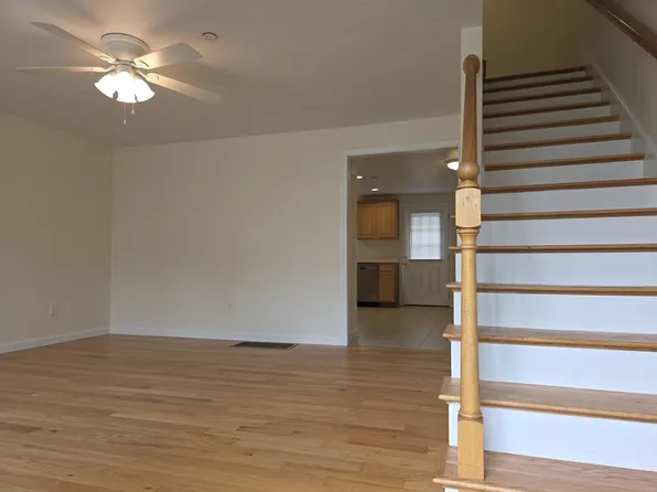 958 Warren Ave APT 7, Brockton, MA 02301