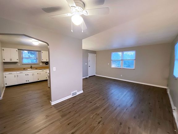 4th image of 111 Fairview Ave E Floor 2