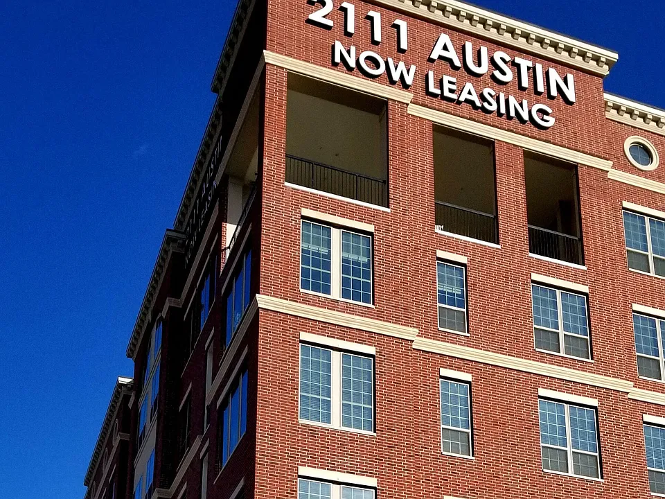 Building Photo 2