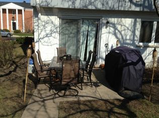 499 Old Surrey Rd, Hinsdale, IL 60521