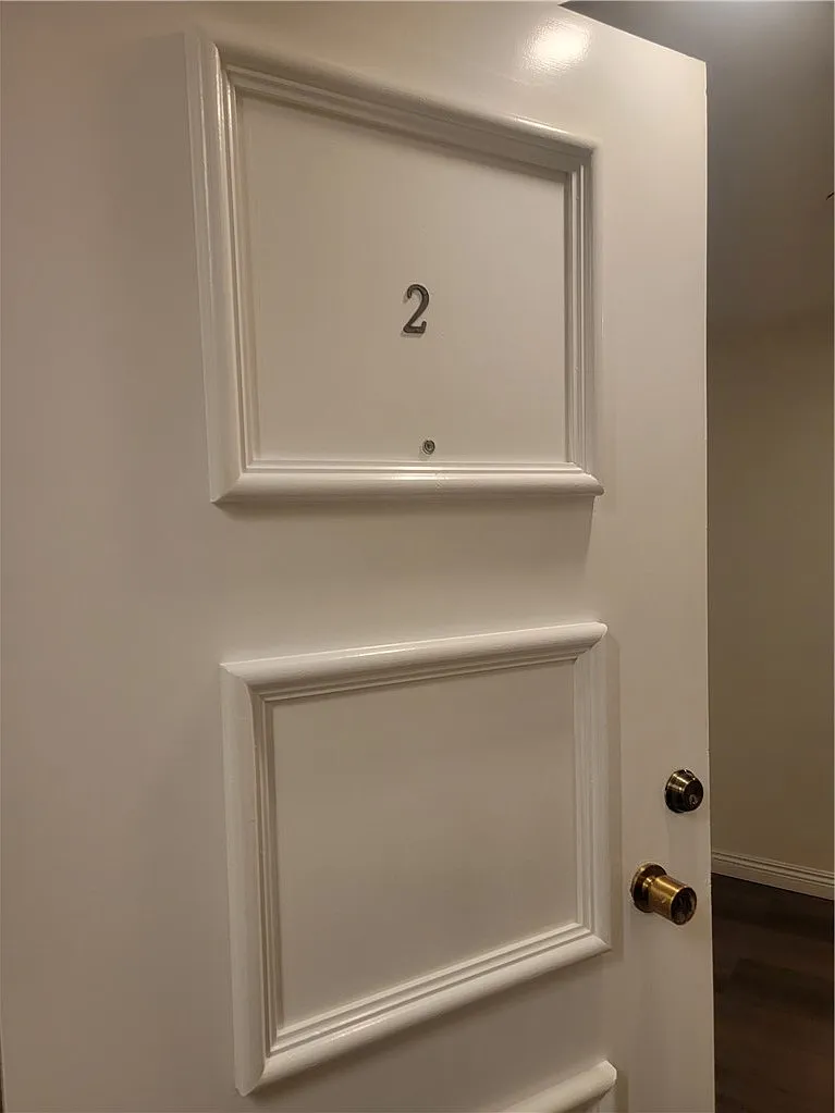 Building Photo - 627 Geneva St #2