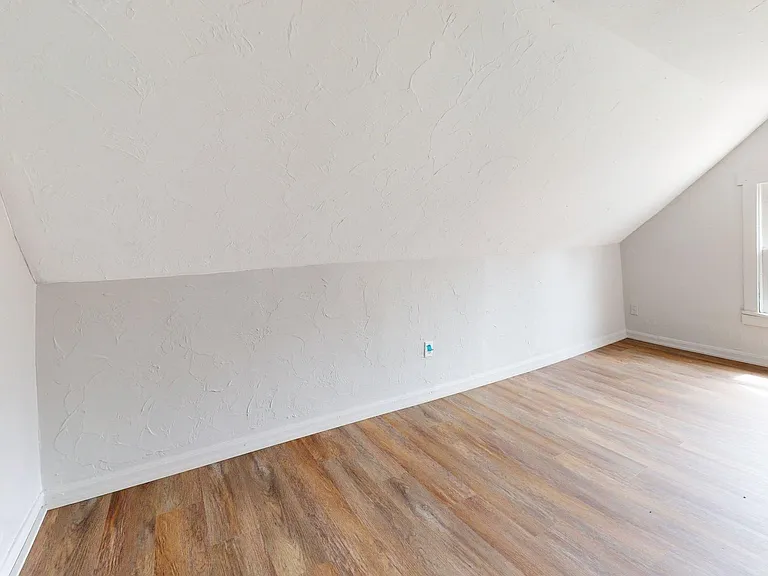 1141 McKinley Ave — Photo 43