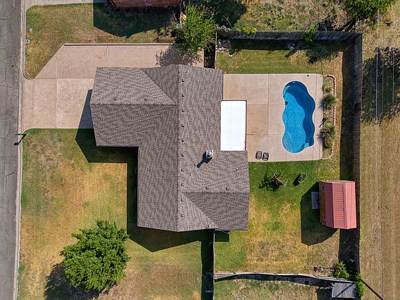 4th image of 605 Angel Fire Dr