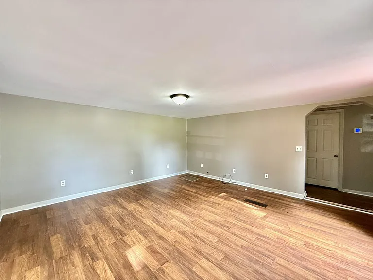 6710 Cedar Creek Rd — Photo 6