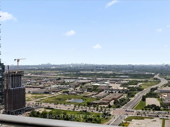 1000 Portage Pkwy, Vaughan, ON