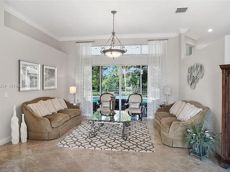 6807 NW 66th Way — Photo 6