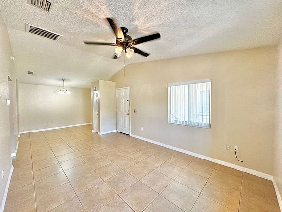 4th image of 2085 Isle Royal Ct #281
