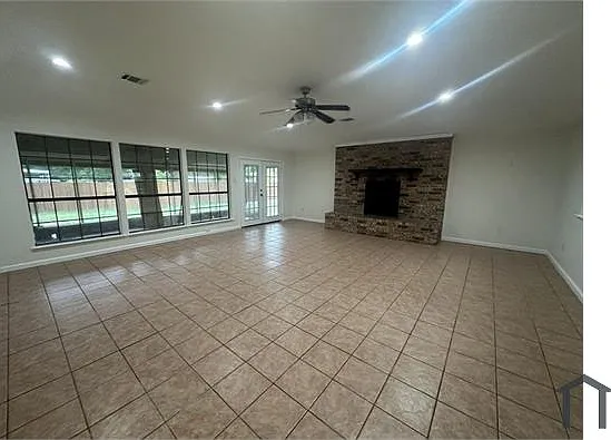 704 Clebud Dr — Photo 4