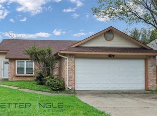 5519 Creek Valley Dr, Arlington, TX 76018
