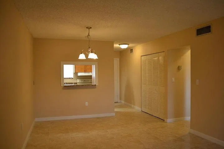 2 bed, 1.0 bath, 728 sqft, $1,850 — Photo 2