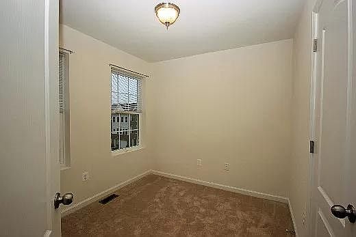 4th image of 6270 Newport Ct