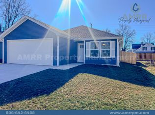 125 E Hall St, Carterville, MO 64835