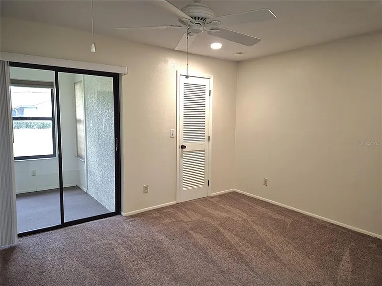 160 Joanne Pl — Photo 24