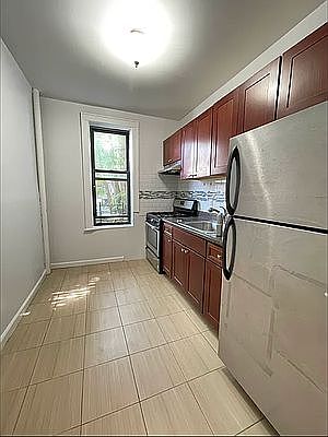 3rd image of 1953 E 17th St APT 2