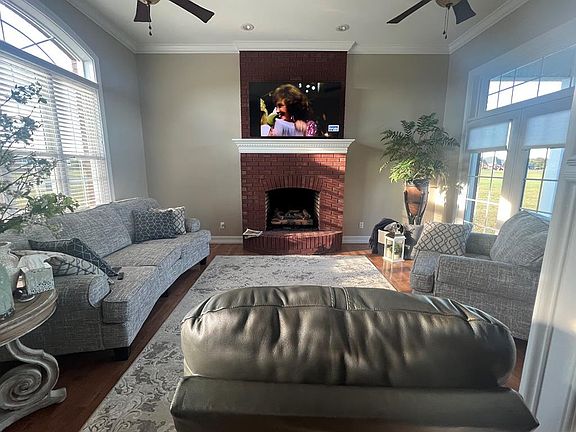 2nd image of 139 Hiram Ln