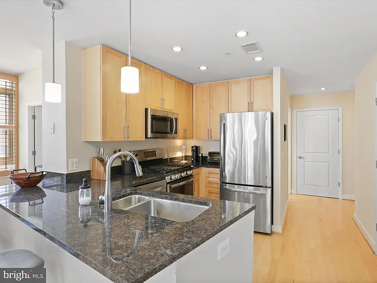 820 N Pollard St #511 — Photo 20