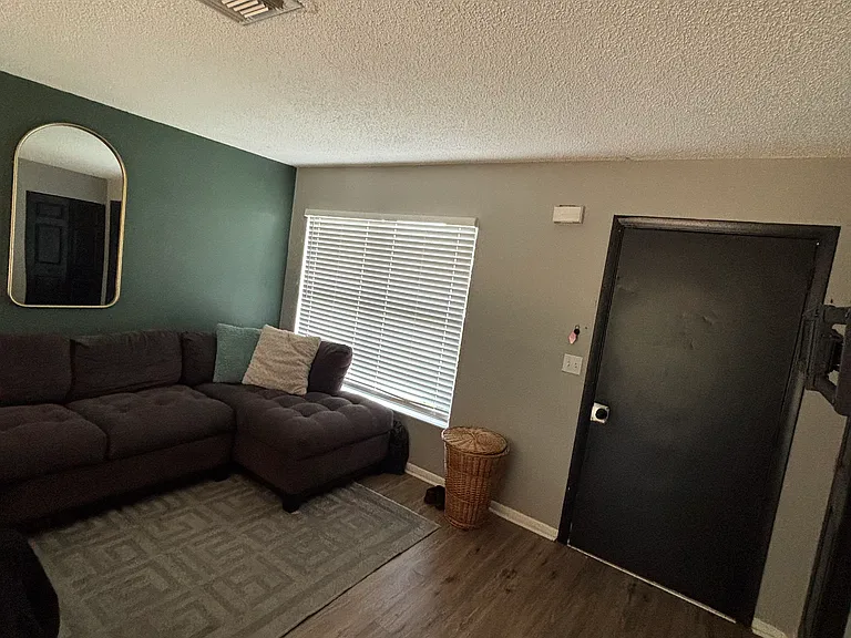 9659 Bayside Ct — Photo 2