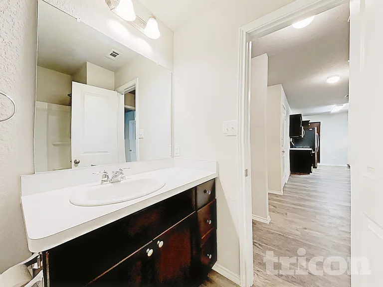 9736 Marbach Brk — Photo 16