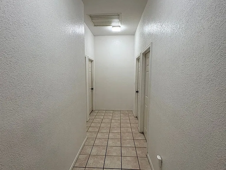 1040 N Sumter Ct — Photo 35