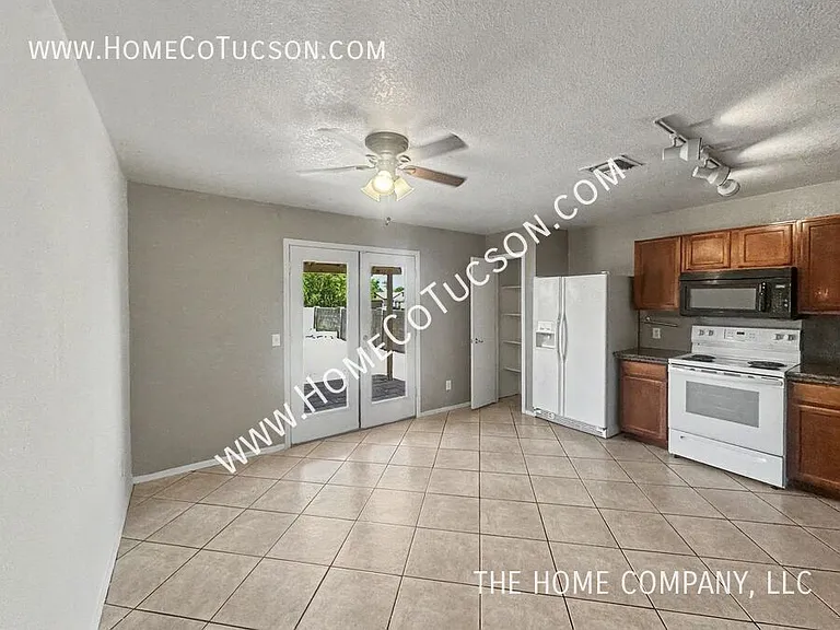 2755 E Liverpool Dr — Photo 7