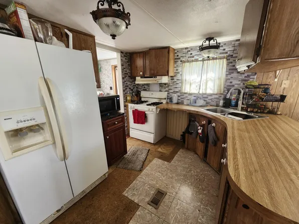 241 Maple Ave #241, Highland, MI 48357
