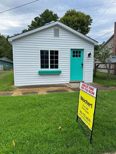 1st image of 208 E Main St