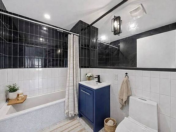 5th image of 1050A President St #5F