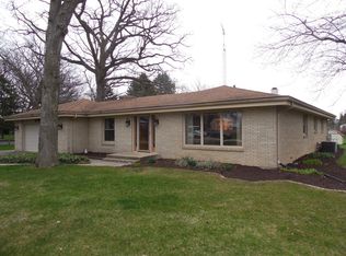 8137 Royal Oaks Rd, Rockford, IL 61107