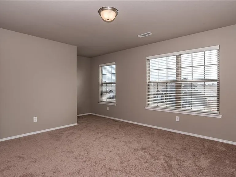 408 Driftwood Ave — Photo 12