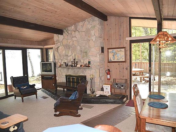 3rd image of 215 NW Torch Lake Dr