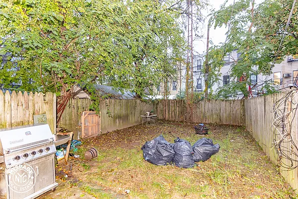 Rented by MySpaceNYC | media 12