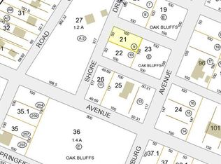 21 Shore Dr, Oak Bluffs, MA 02557