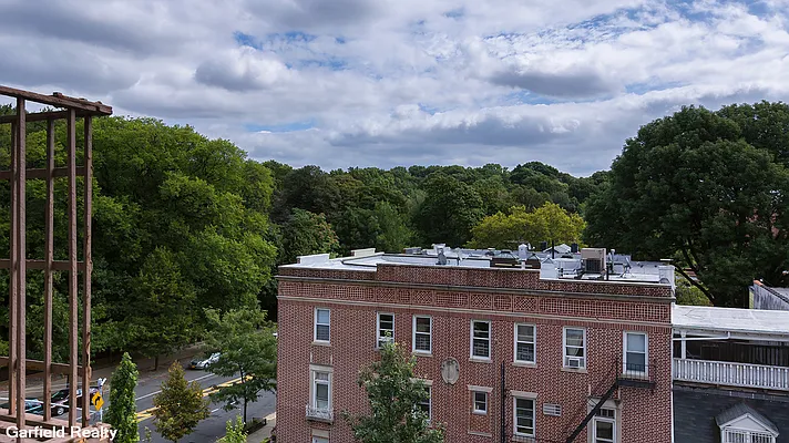 Sold by Garfield Realty  | media 21