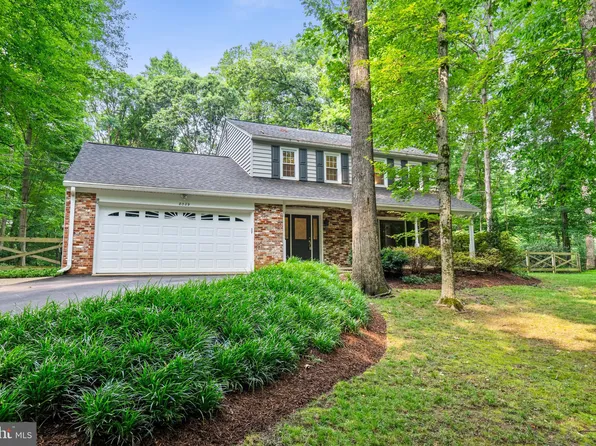 8029 Whitting Dr, Manassas, VA 20112