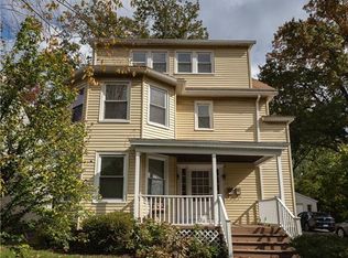 748 Trout Brook Dr, West Hartford, CT 06119