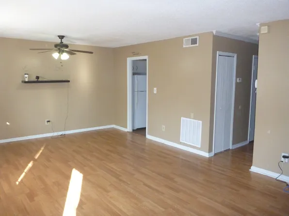 6354 Shannon Pkwy, Union City, GA 30291