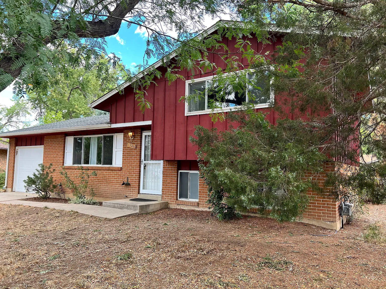 3 bed, 1.5 bath, 1604 sqft, $2,100 — Photo 1