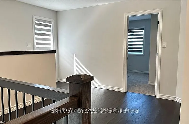 63 Royal Cres — Photo 17