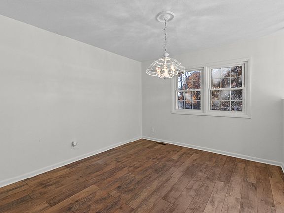 5th image of 108 Mulberry St