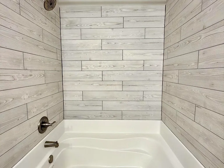 212 Beau Claire Cir — Photo 41