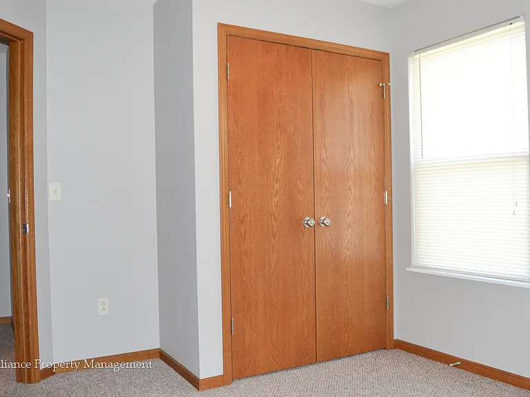 Brookmont Dr. 516-518 — Photo 6