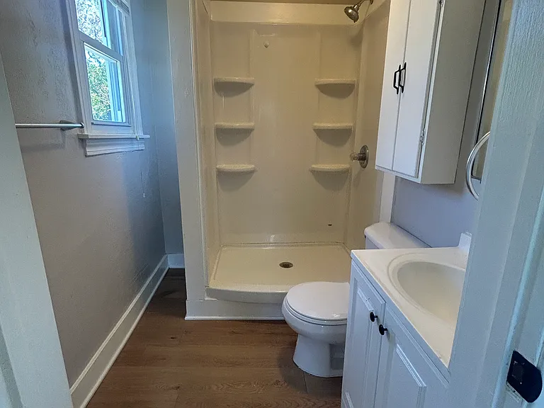557 Locust St #4 — Photo 1