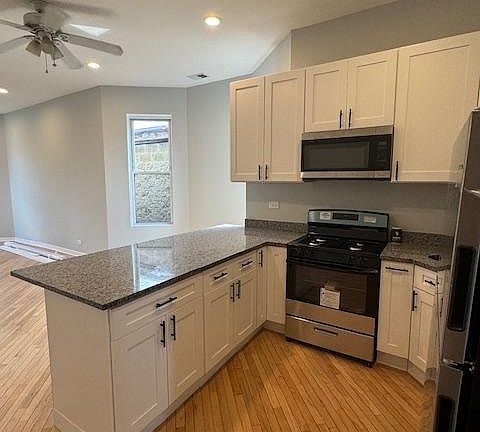 5th image of 1518 N Ashland Ave #3