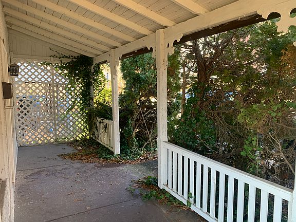 4th image of 418 Cedar St