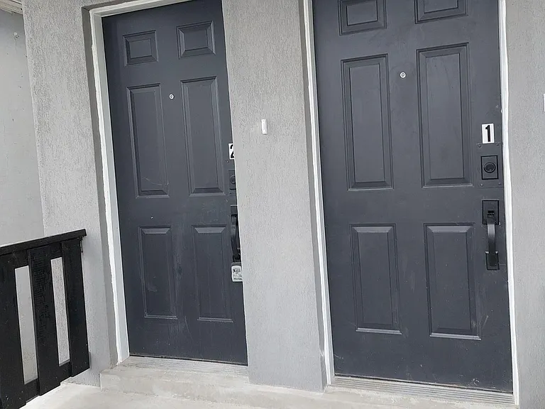 6 Lapp St #UPPER — Photo 2