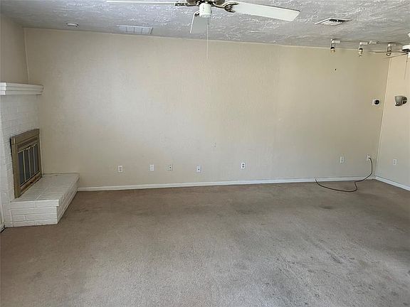 3rd image of 612 Price Dr