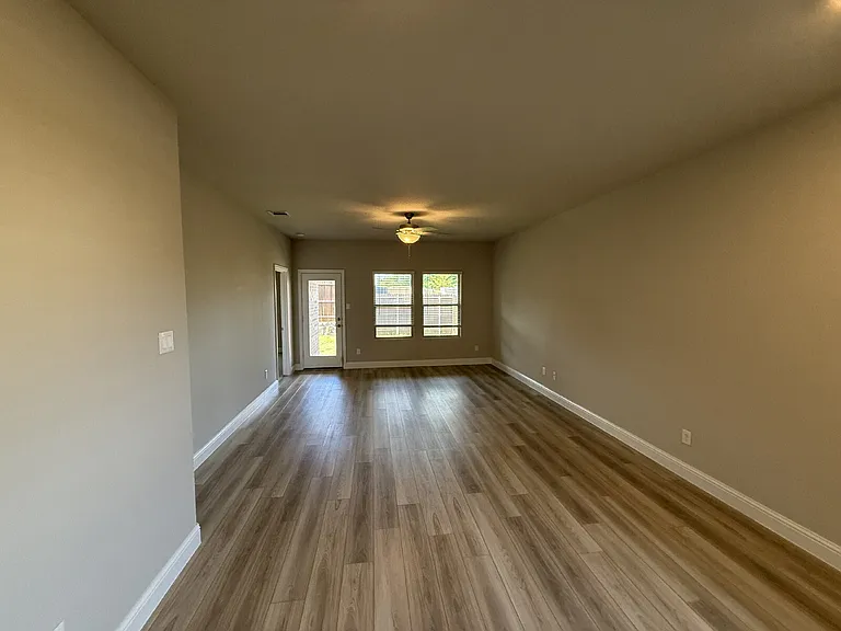 3215 Sedge Grass Dr — Photo 9