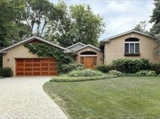 925 Burton Ter, Glenview, IL 60025