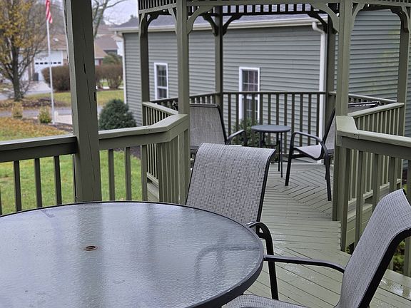 2nd image of 13 Gardens View Dr